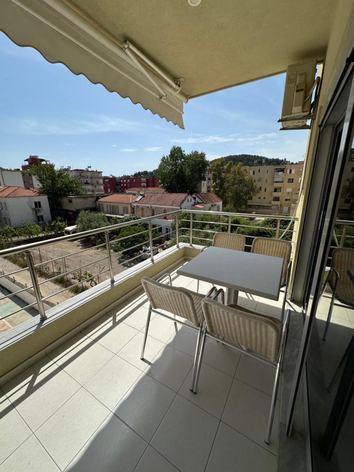 Apartments Piazza Himare Eksteriør bilde
